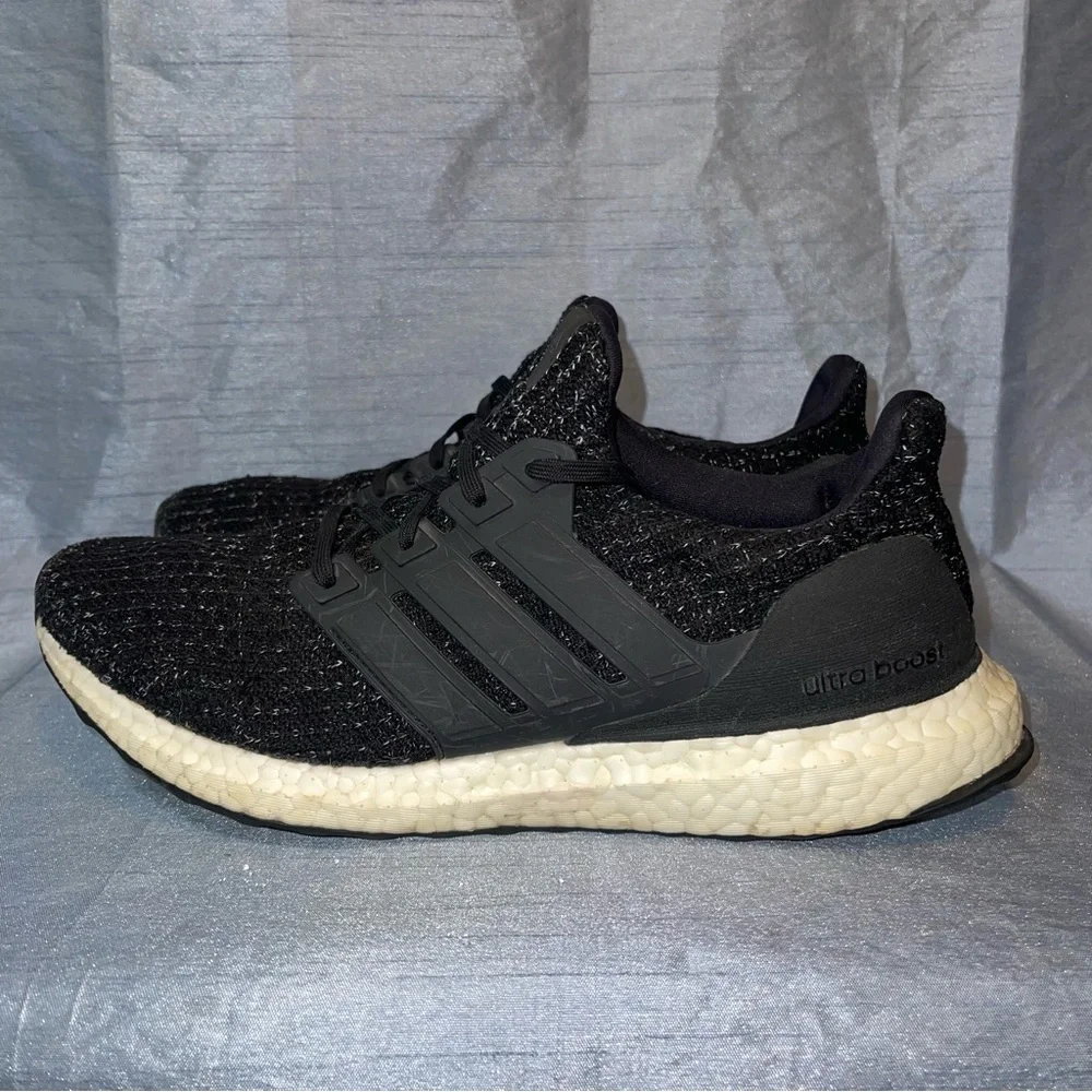 Women's Adidas UltraBoost 4.0 Core Black Cloud White Size 9.5 F36125 - Picture 1 of 8